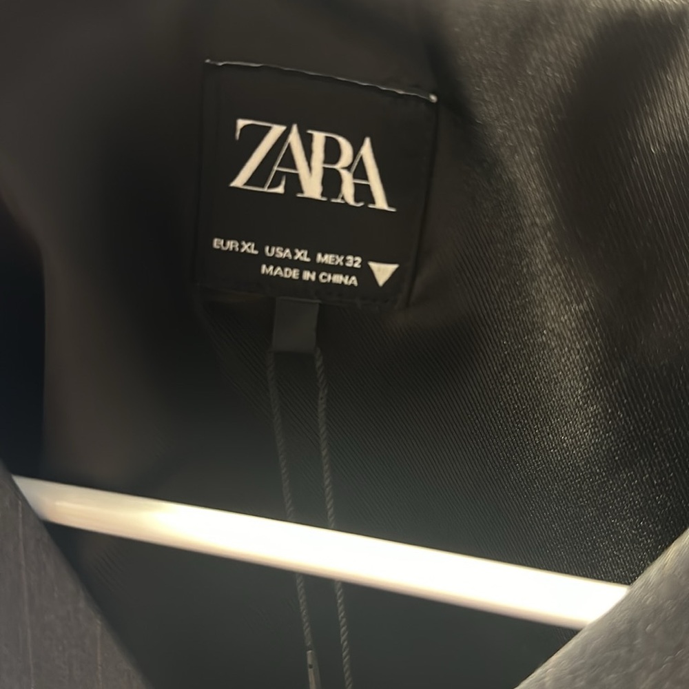 Zara Vest - Picture 2 of 3
